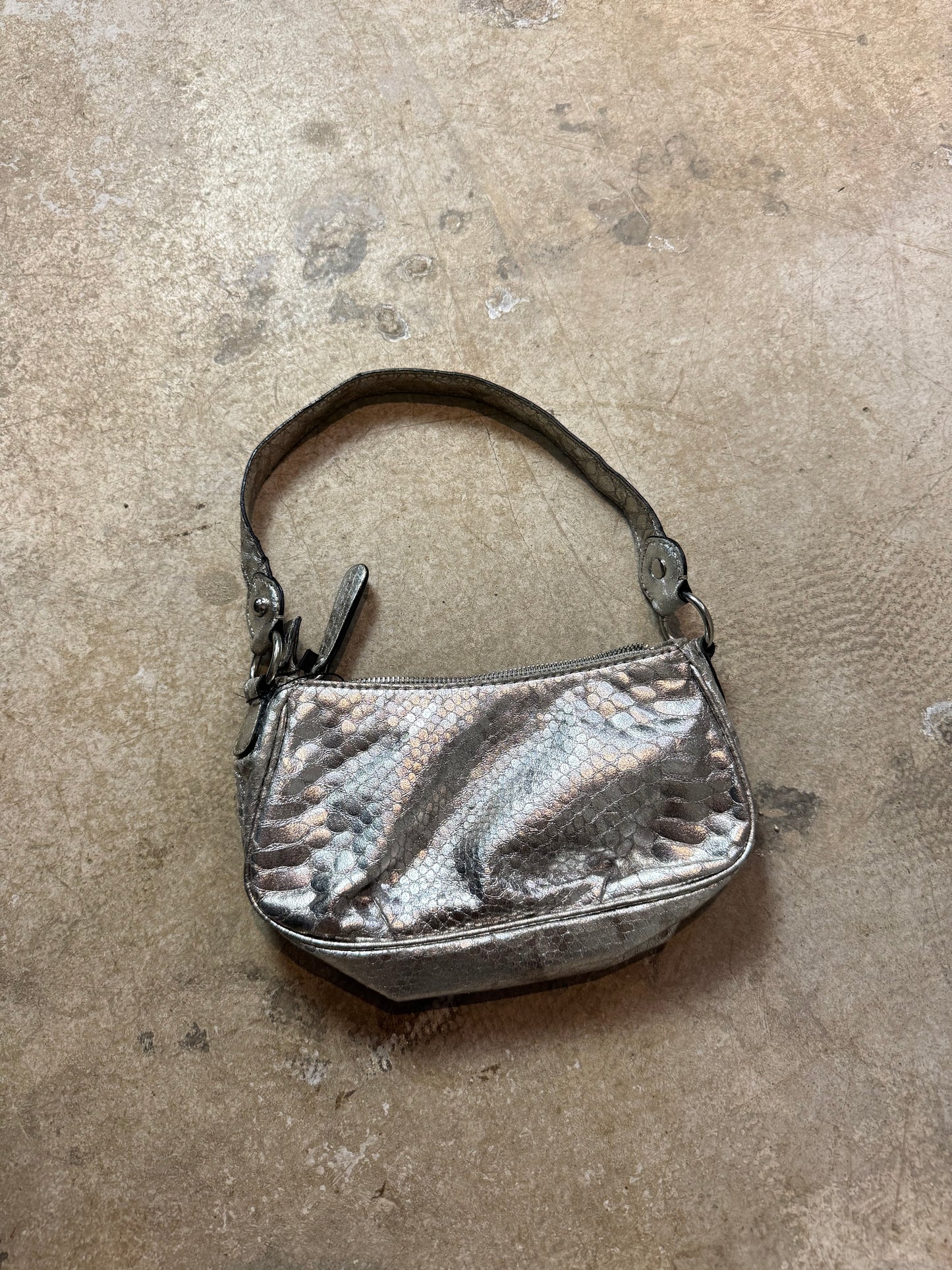 Vintage Guess Baguette Bag – Y2K Silver Metallic