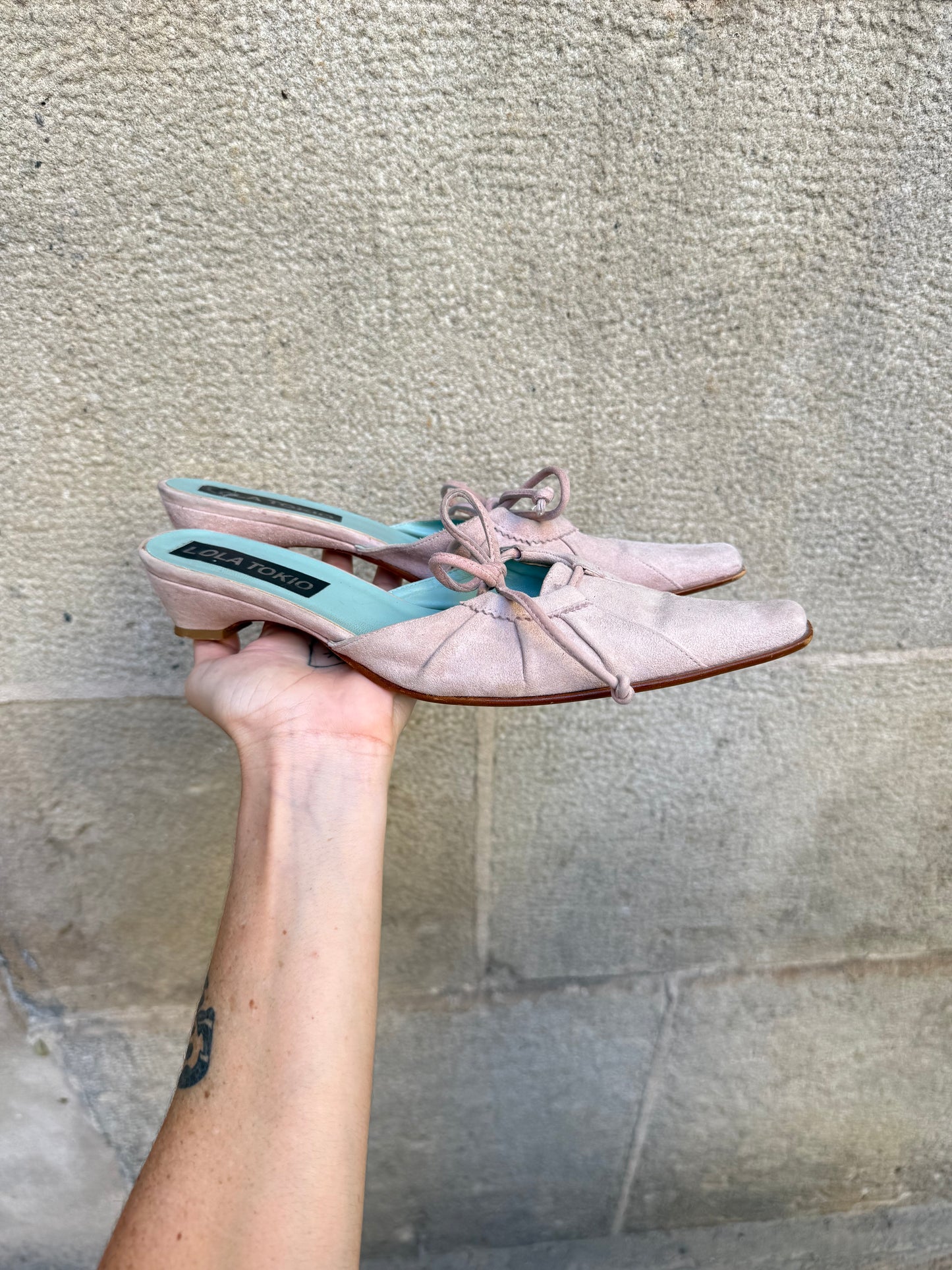 Lola Tokio Suede Mules – EU 37